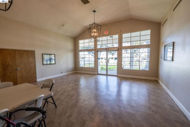 1438 Buckingham Way, Hayward, CA 94544