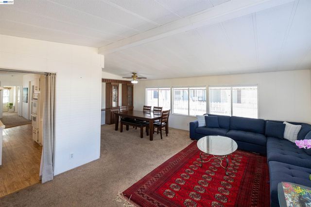 1438 Buckingham Way, Hayward, CA 94544