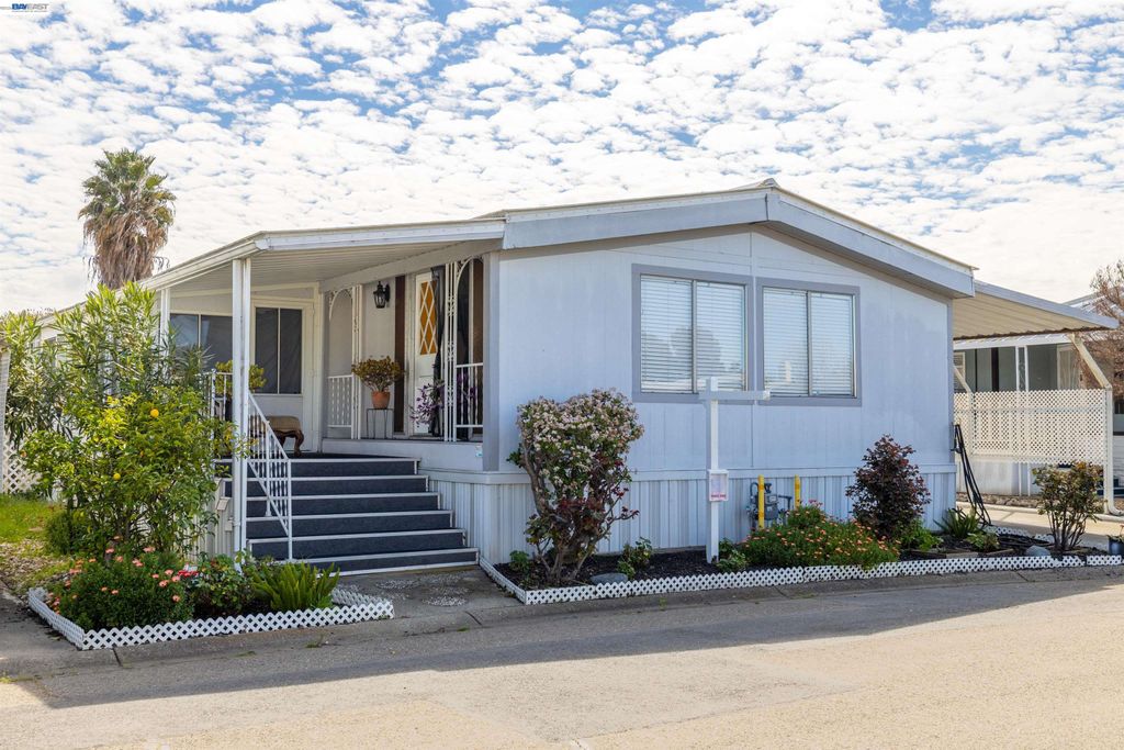 1438 Buckingham Way, Hayward, CA 94544