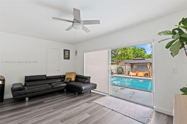 6355 SW 30th St, Miami, FL 33155