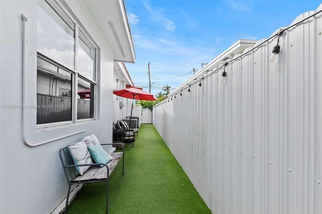 6355 SW 30th St, Miami, FL 33155