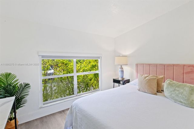 6355 SW 30th St, Miami, FL 33155