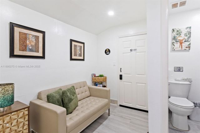 6355 SW 30th St, Miami, FL 33155