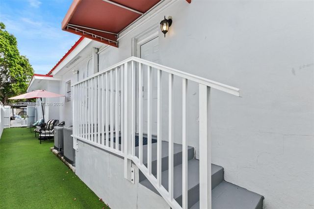 6355 SW 30th St, Miami, FL 33155