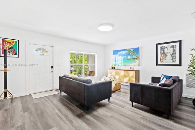 6355 SW 30th St, Miami, FL 33155