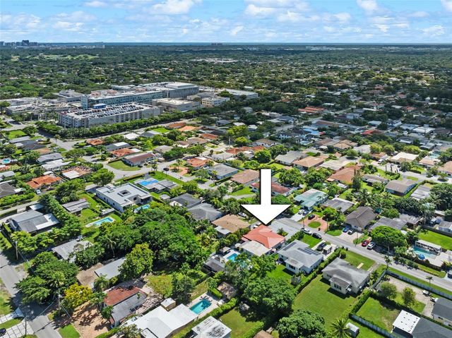 6355 SW 30th St, Miami, FL 33155