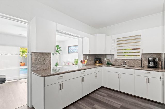 6355 SW 30th St, Miami, FL 33155