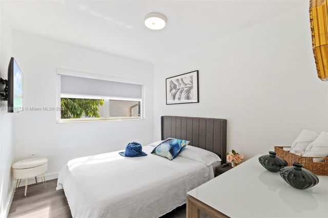 6355 SW 30th St, Miami, FL 33155