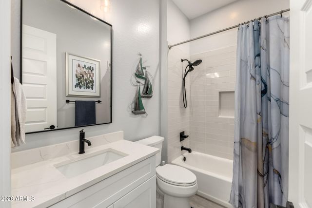 667 W PATRICK Place, San Tan Valley, AZ 85143