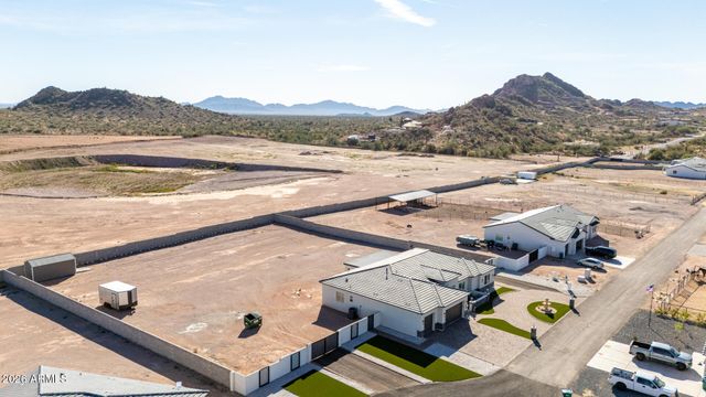 667 W PATRICK Place, San Tan Valley, AZ 85143