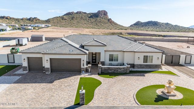 667 W PATRICK Place, San Tan Valley, AZ 85143