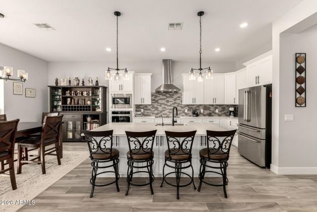 667 W PATRICK Place, San Tan Valley, AZ 85143