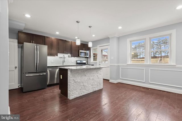 312 LEEANNE RD, Essex, MD 21221