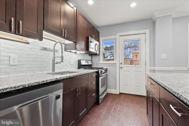 312 LEEANNE RD, Essex, MD 21221