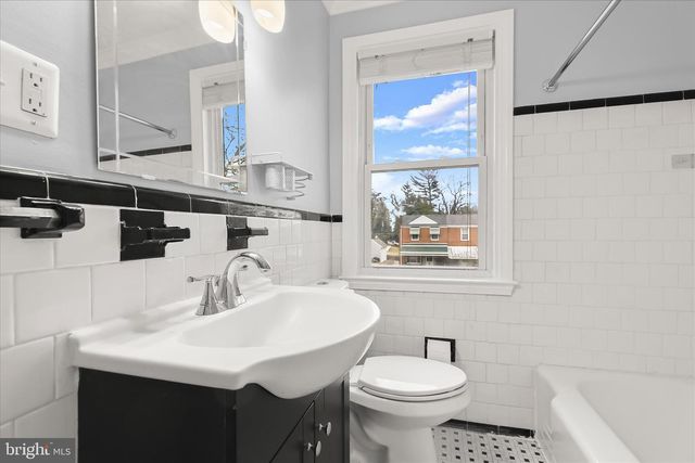 312 LEEANNE RD, Essex, MD 21221