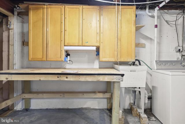 312 LEEANNE RD, Essex, MD 21221