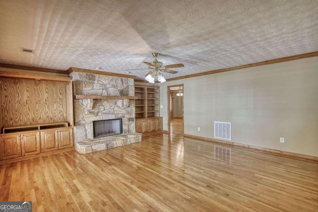 255 Old Hardy Farm Road, Jackson, GA 30233