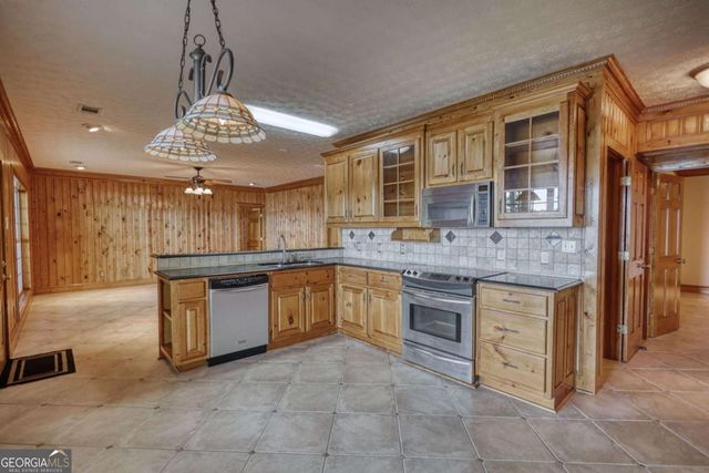 255 Old Hardy Farm Road, Jackson, GA 30233