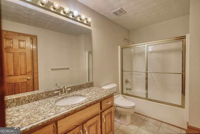 255 Old Hardy Farm Road, Jackson, GA 30233