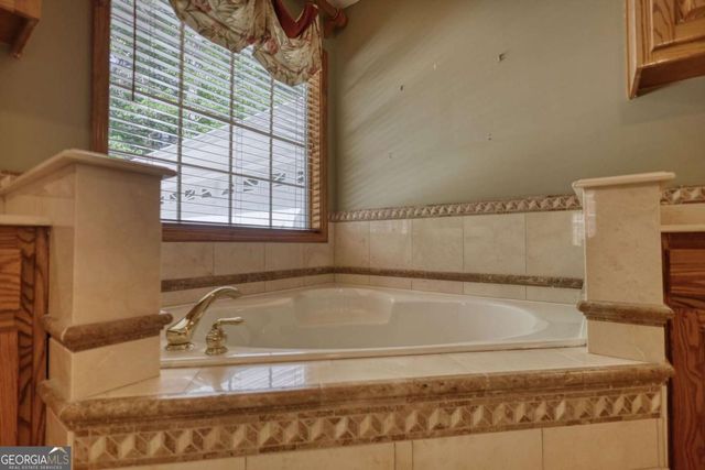 255 Old Hardy Farm Road, Jackson, GA 30233