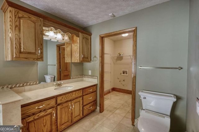 255 Old Hardy Farm Road, Jackson, GA 30233