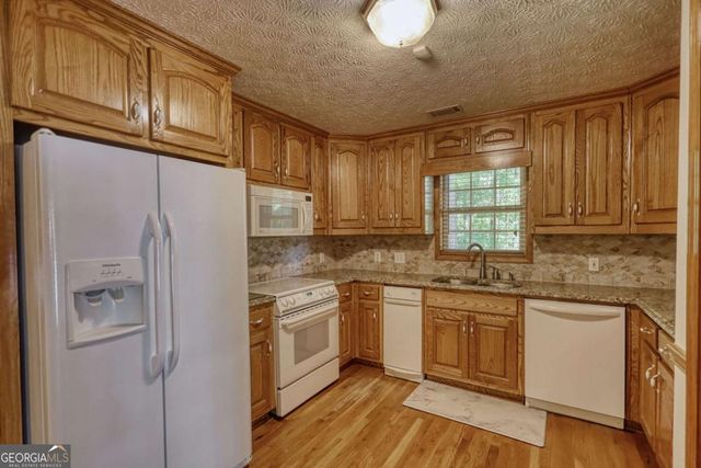 255 Old Hardy Farm Road, Jackson, GA 30233