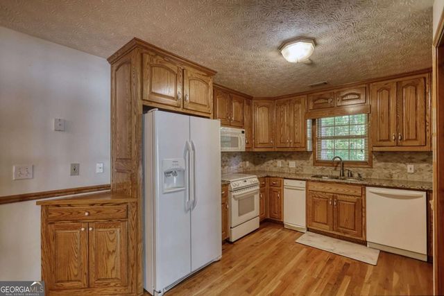 255 Old Hardy Farm Road, Jackson, GA 30233