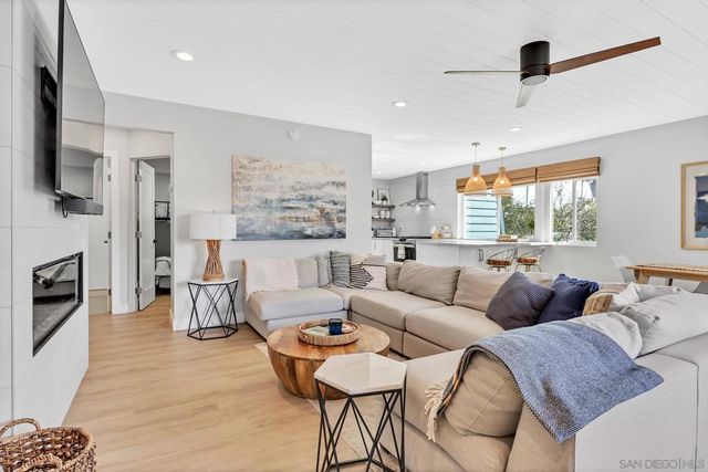 50 Montego Ct, Coronado, CA 92118