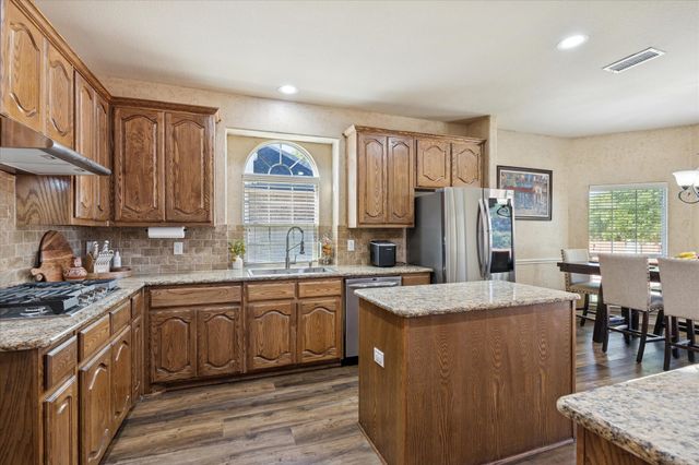 2228 Bald Eagle Way, Grand Prairie, TX 75052