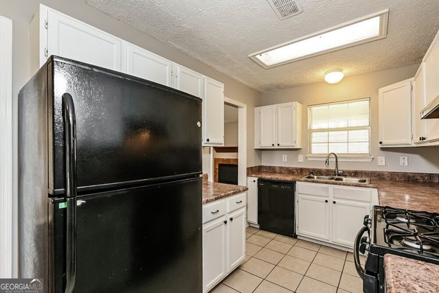 2085 Corners Circle Trace, Lithonia, GA 30058