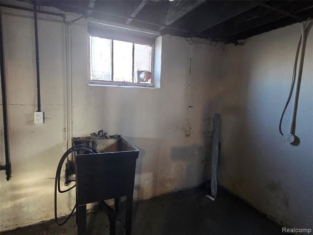 5274 Nottingham Road, Detroit, MI 48224