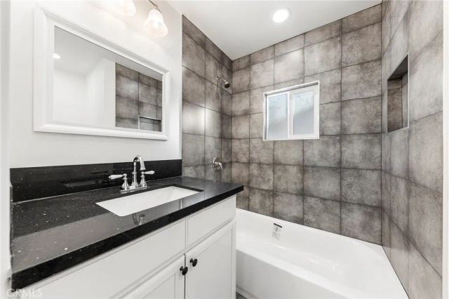 2060 E Cienega, Covina, CA 91724