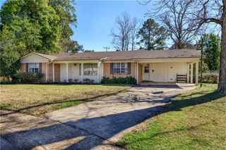 1422 PLANTERS Court, Alexandria, LA 71301
