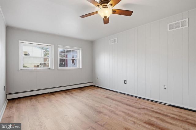 157 BLUE JAY RD, Chalfont, PA 18914