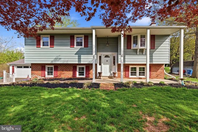 157 BLUE JAY RD, Chalfont, PA 18914