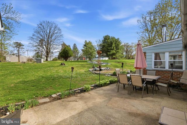 157 BLUE JAY RD, Chalfont, PA 18914