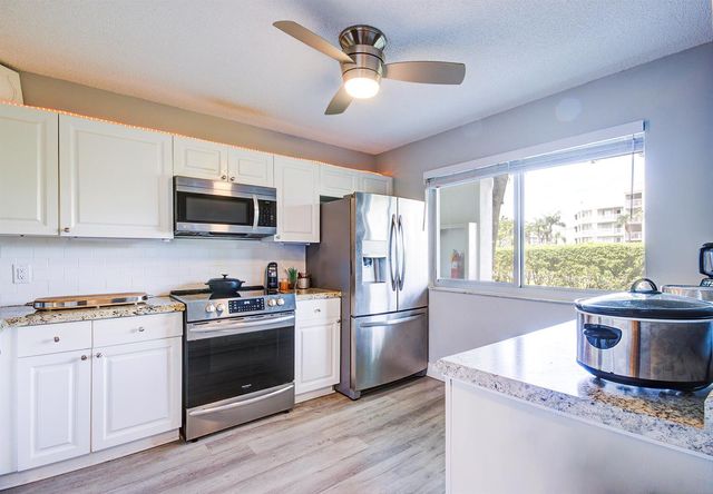6698 10th Avenue N 109, Lake Worth, FL 33467