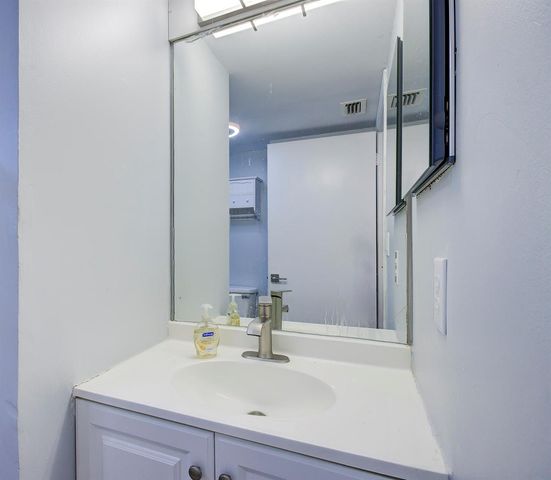 6698 10th Avenue N 109, Lake Worth, FL 33467
