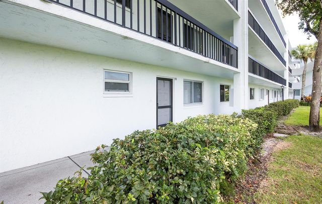 6698 10th Avenue N 109, Lake Worth, FL 33467