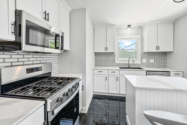 8920 Fairway Drive, Orland Park, IL 60462