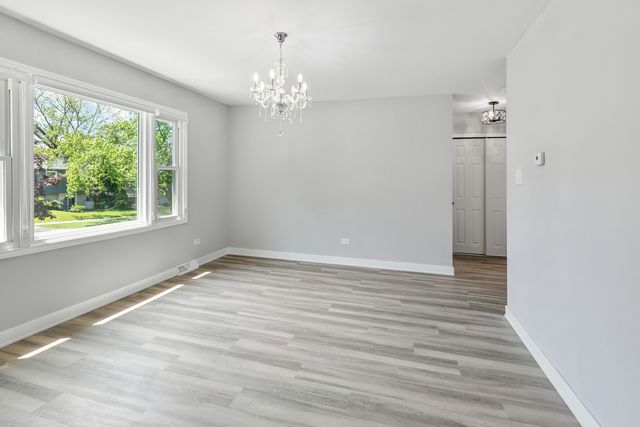 8920 Fairway Drive, Orland Park, IL 60462