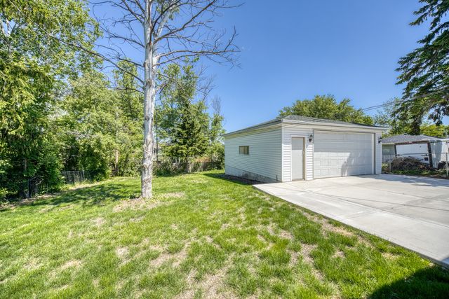 8920 Fairway Drive, Orland Park, IL 60462