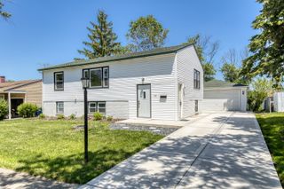 8920 Fairway Drive, Orland Park, IL 60462