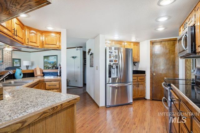 704 N Nicklaus Ln, Eagle, ID 83616