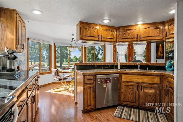 704 N Nicklaus Ln, Eagle, ID 83616