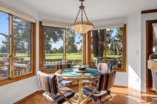 704 N Nicklaus Ln, Eagle, ID 83616