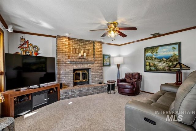 704 N Nicklaus Ln, Eagle, ID 83616