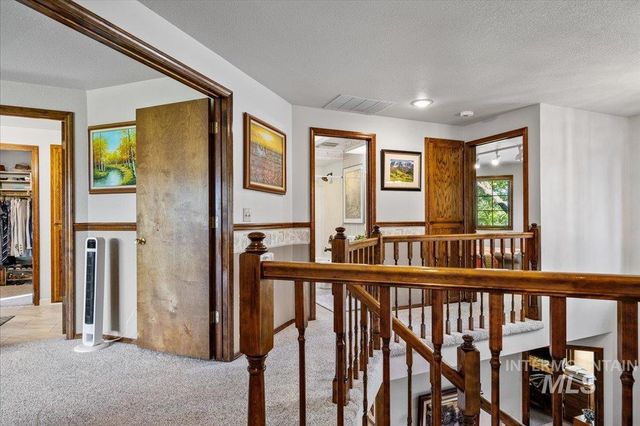 704 N Nicklaus Ln, Eagle, ID 83616