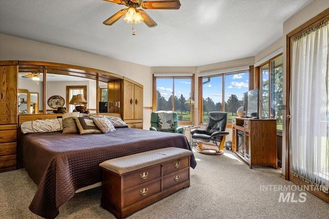 704 N Nicklaus Ln, Eagle, ID 83616