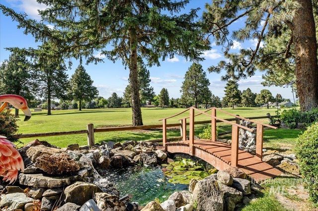 704 N Nicklaus Ln, Eagle, ID 83616